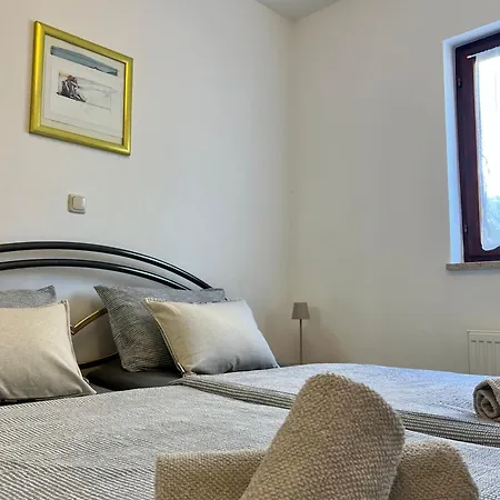 Apartament Mara *