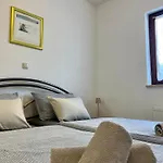 Apartament Mara *